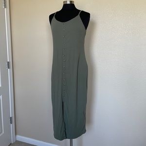 Button/slit ribbed dress